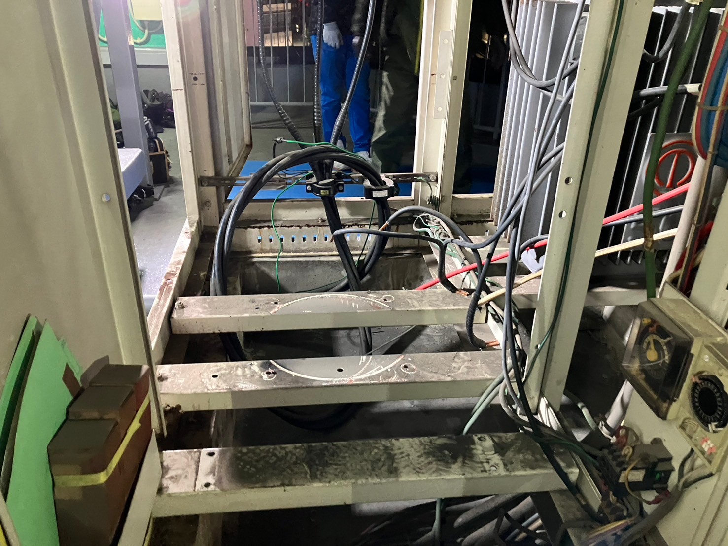 受電設備改修工事 既存機器撤去