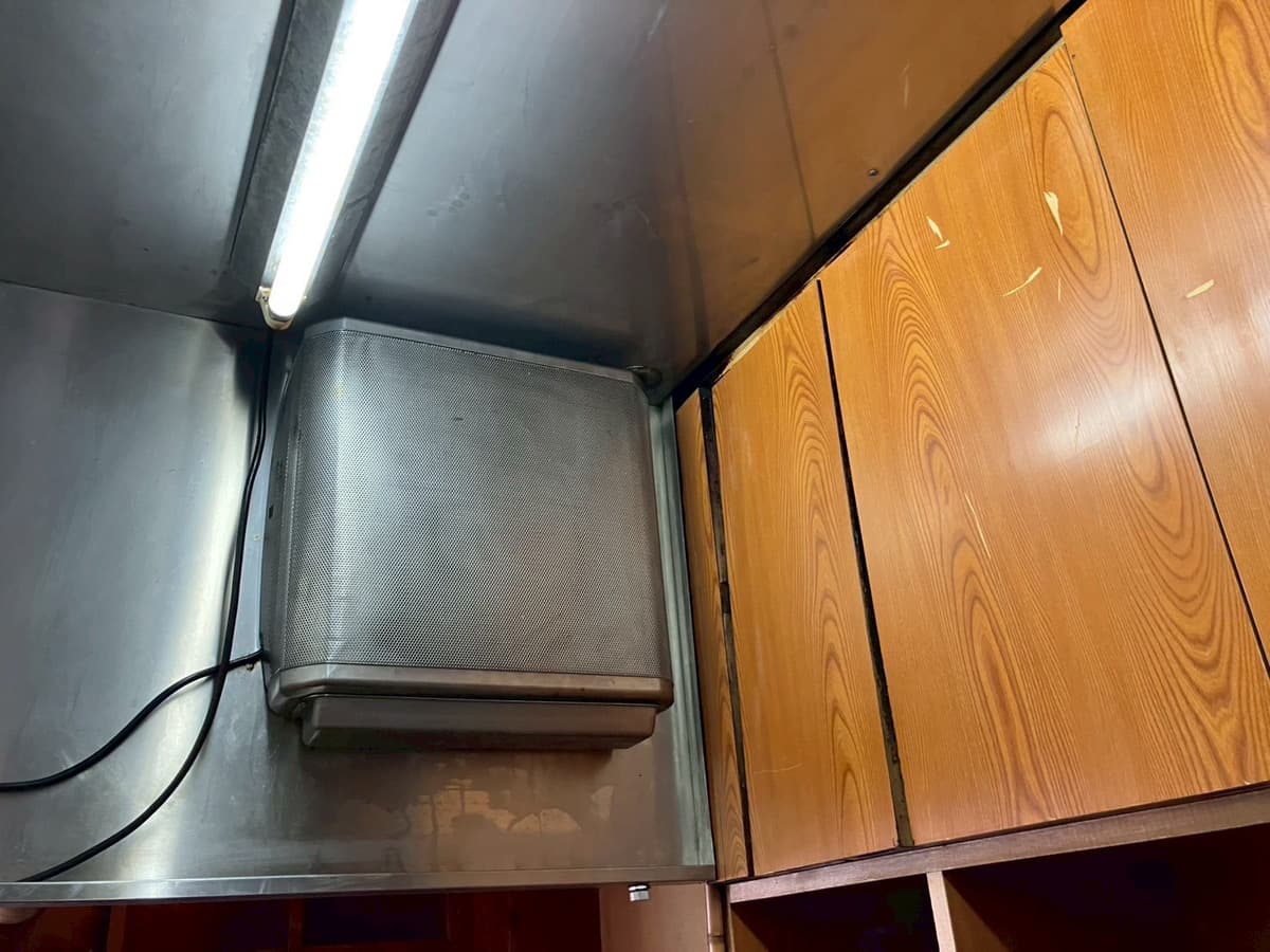 某飲食店様空調設備洗浄清掃・店内美装工事【after】